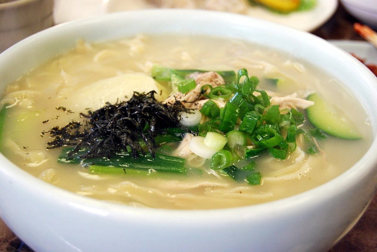 명동 칼국수 만두 원조집