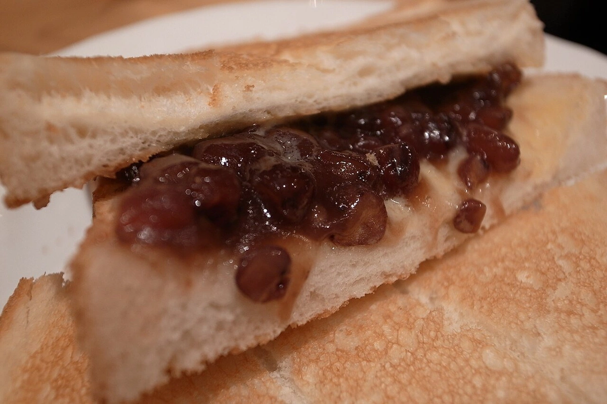 코메다 커피 오구라 토스트 아침