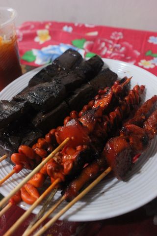 푸소 행잉라이스와 길거리 BBQ