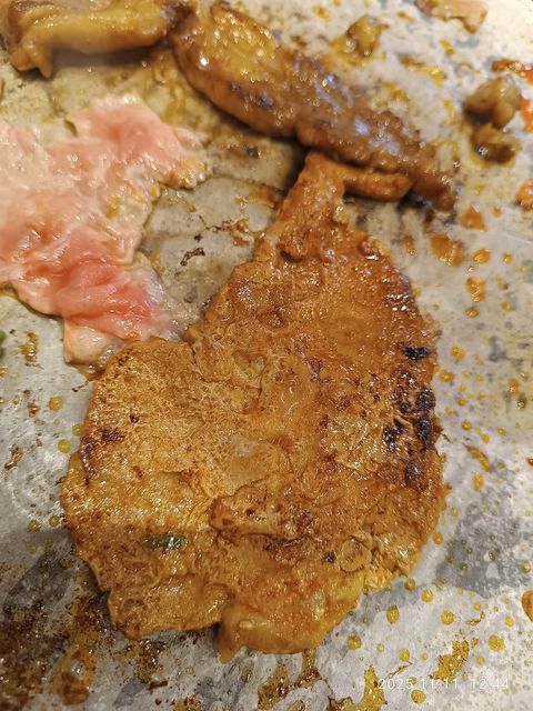 Kobe Meat Restaurant Crew · Let's eat pork belly and beef together