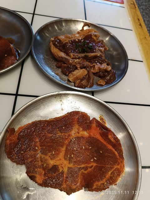 Hai Phong Meat Restaurant Crew · Let's eat pork belly and beef together