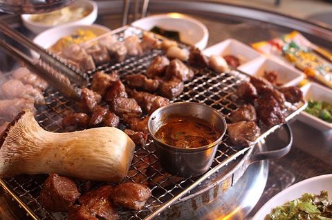 曼谷肉食餐厅团队 · 一起来吃五花肉和牛肉吧