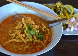 치앙라이 맛집 추천 BEST 5 | 왓 롱쿤 근처 가볼만한 곳