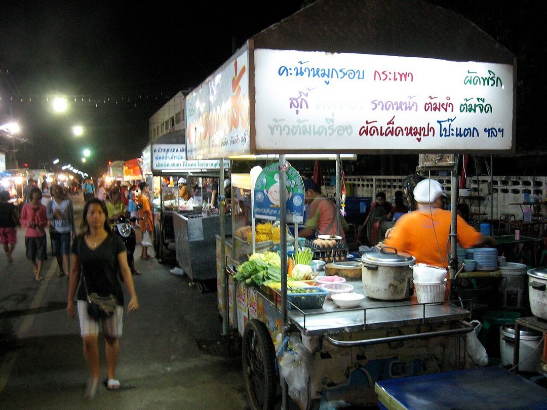 텝쁘라싯 야시장 (Thepprasit Night Market)