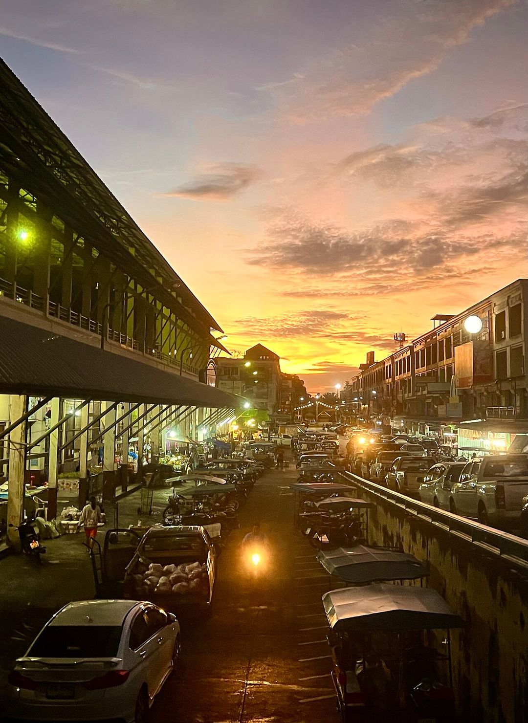 마하랏 시장 (Maharaj Market)