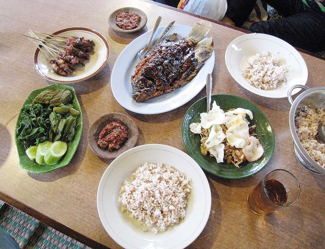 와룽 나시 이부 이마스 (Warung Nasi Ibu Imas)