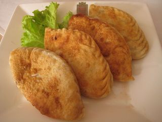 나랑톨 시장 골목 호쇼르 두 장이면 한 끼