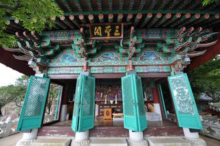 Hyangiram nearby restaurants