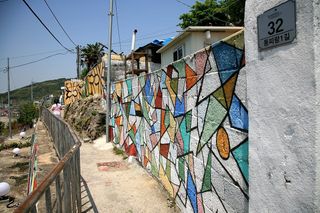 Dongpirang Mural Village nearby restaurants