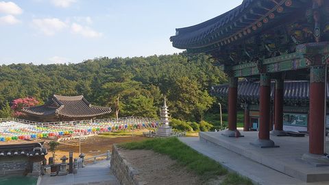 Yeoju Silleuksa Tourist Area Food Village