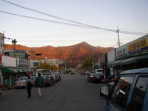 Yeoncheon Jeongok Market & Hantan River Spicy Fish Soup Village