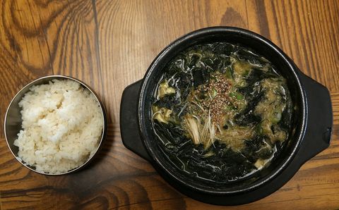 Sea urchin and seaweed soup