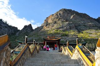 아리야발 사원