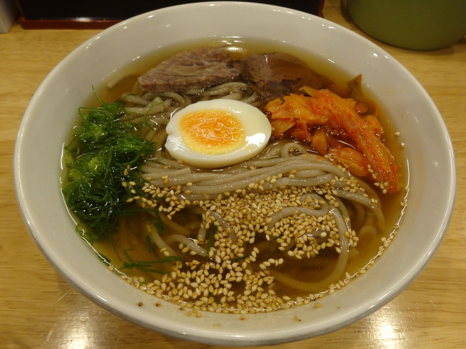 別府冷麺 · 写真: 聖石大戦ぶぅぶぅ / CC BY-SA 4.0 (Wikimedia Commons)