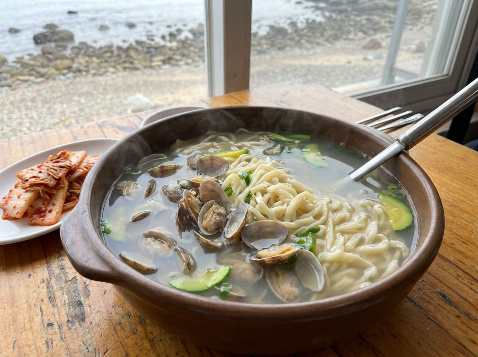 Daebudo Clam Kalguksu