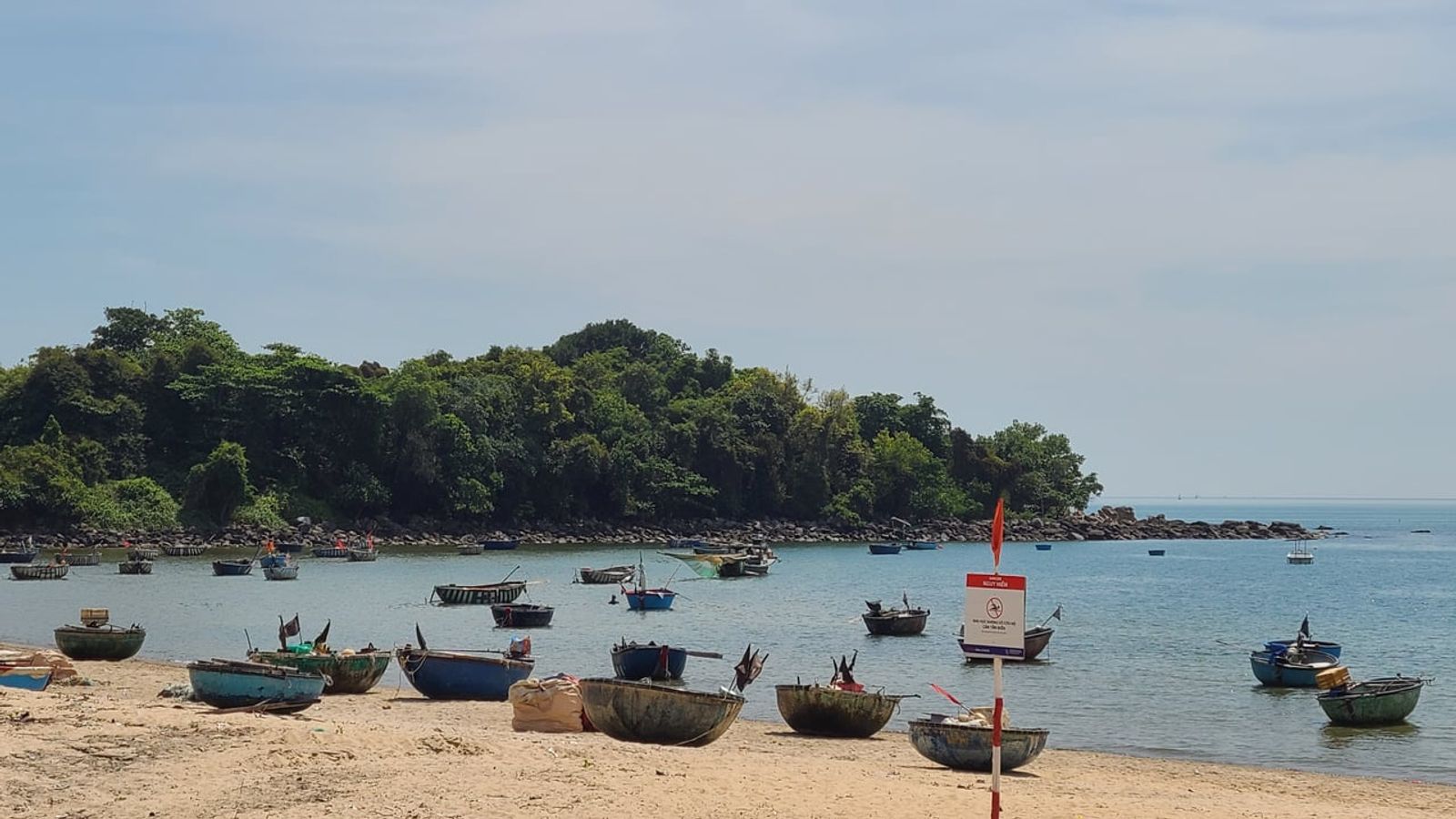 Basket boats at the Nam Ô fishing village, Da Nang · Photo: Bánhmỳchảo / CC0 (Wikimedia Commons)