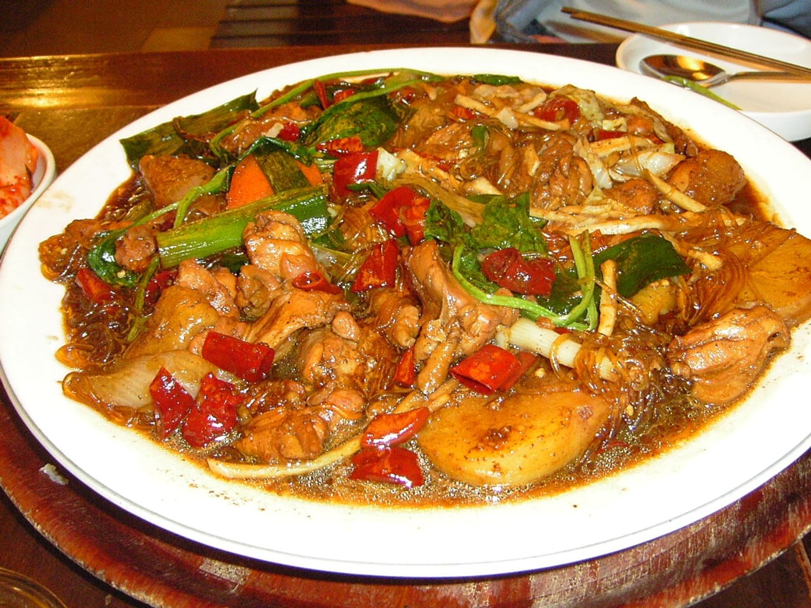 Andong jjimdak · Photo: takoradee / CC BY-SA 3.0 (Wikimedia Commons)