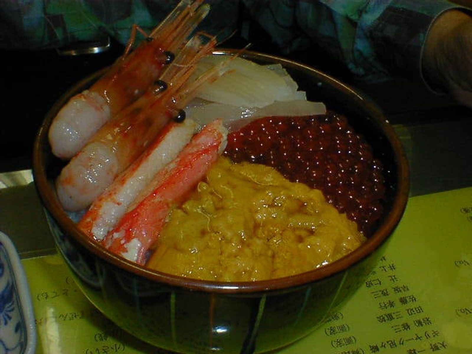 A seafood bowl in Hakodate · Photo: hasano_jp / CC BY 3.0 (Wikimedia Commons)