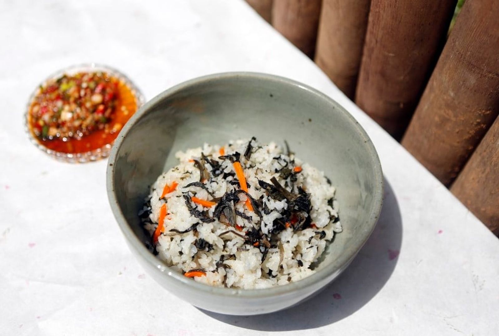 Gondeure rice with seasoned soy sauce · Photo: 방신애 / CC BY 4.0 (Wikimedia Commons)