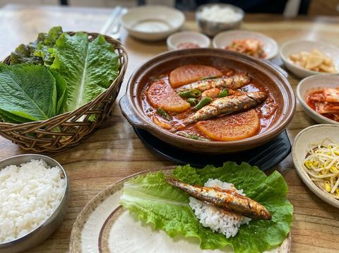 Namhae Myeolchi Ssambap