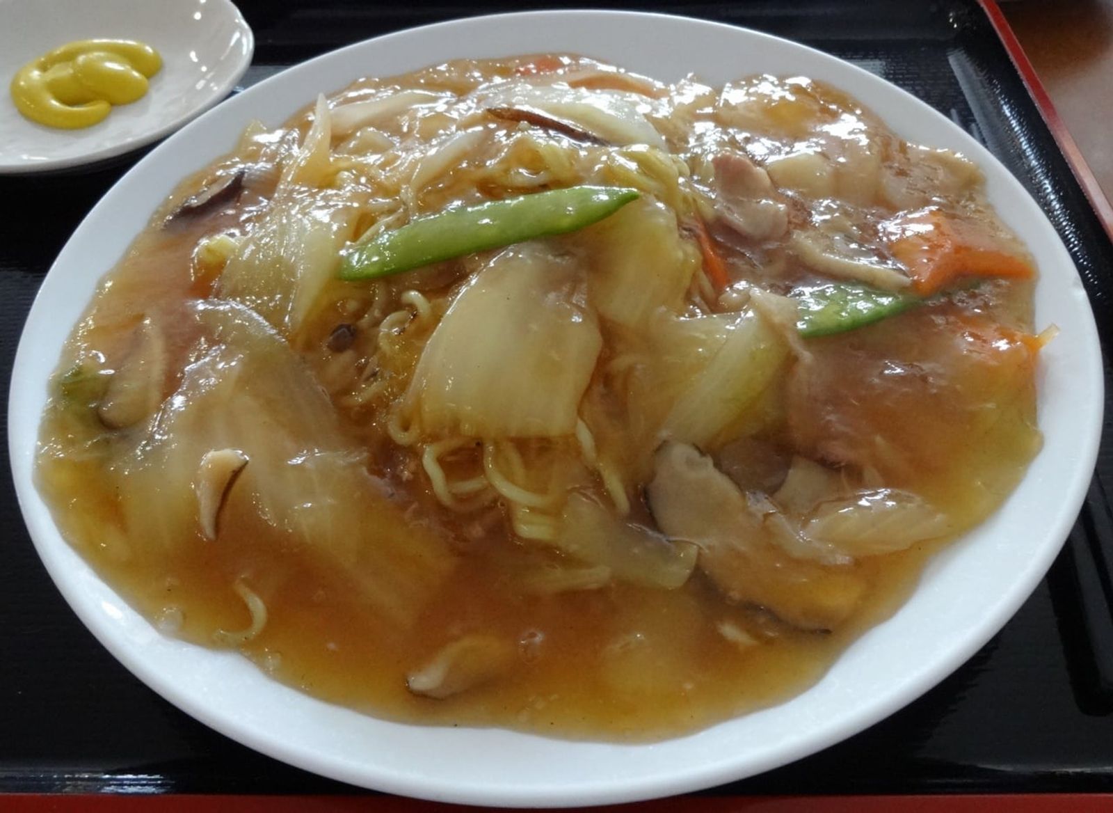 Otaru ankake yakisoba · Photo: Tobosha / Public domain (Wikimedia Commons)