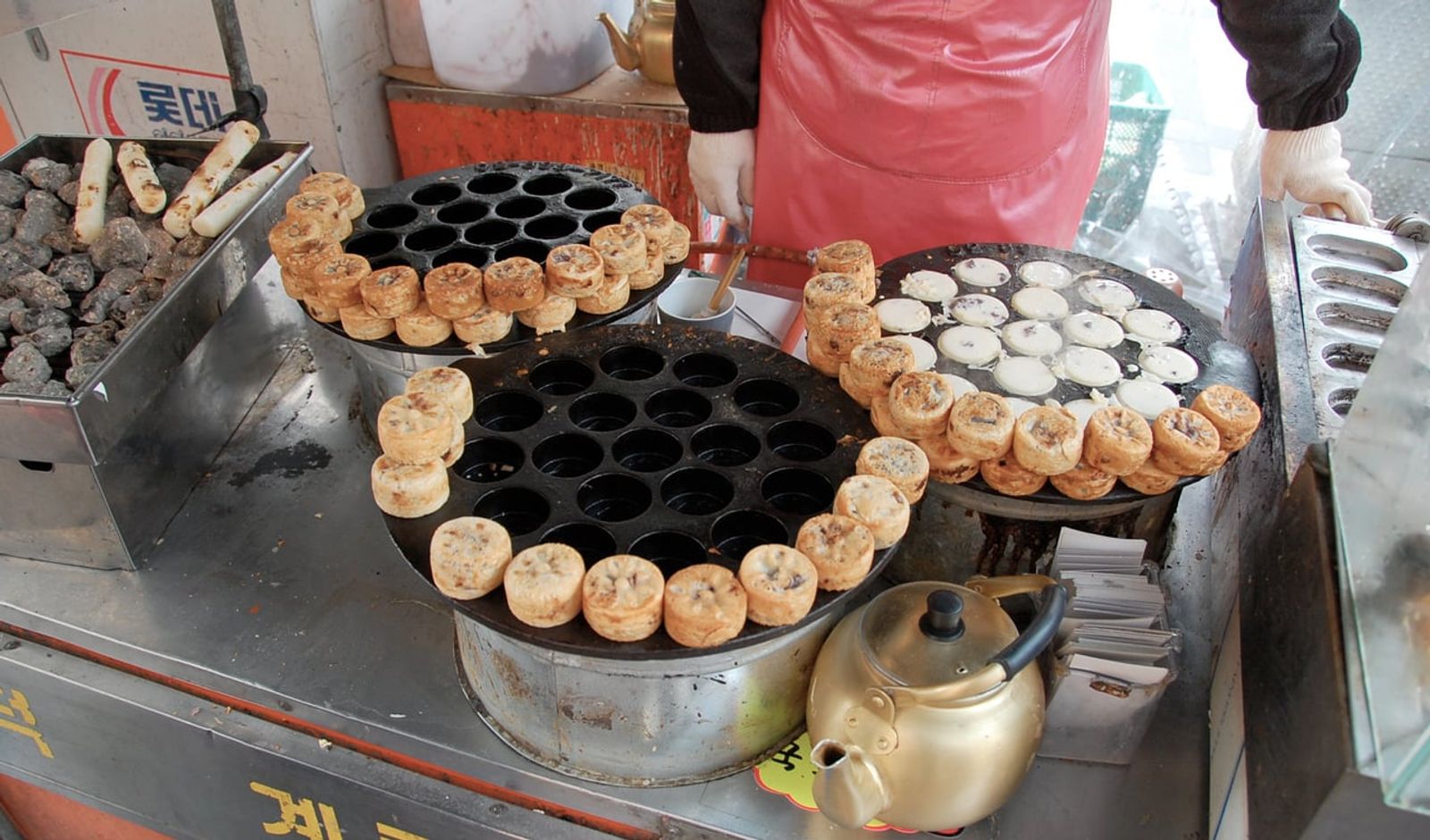 Freshly baked gukhwappang · Photo: by LWY / CC BY 2.0 (Wikimedia Commons)