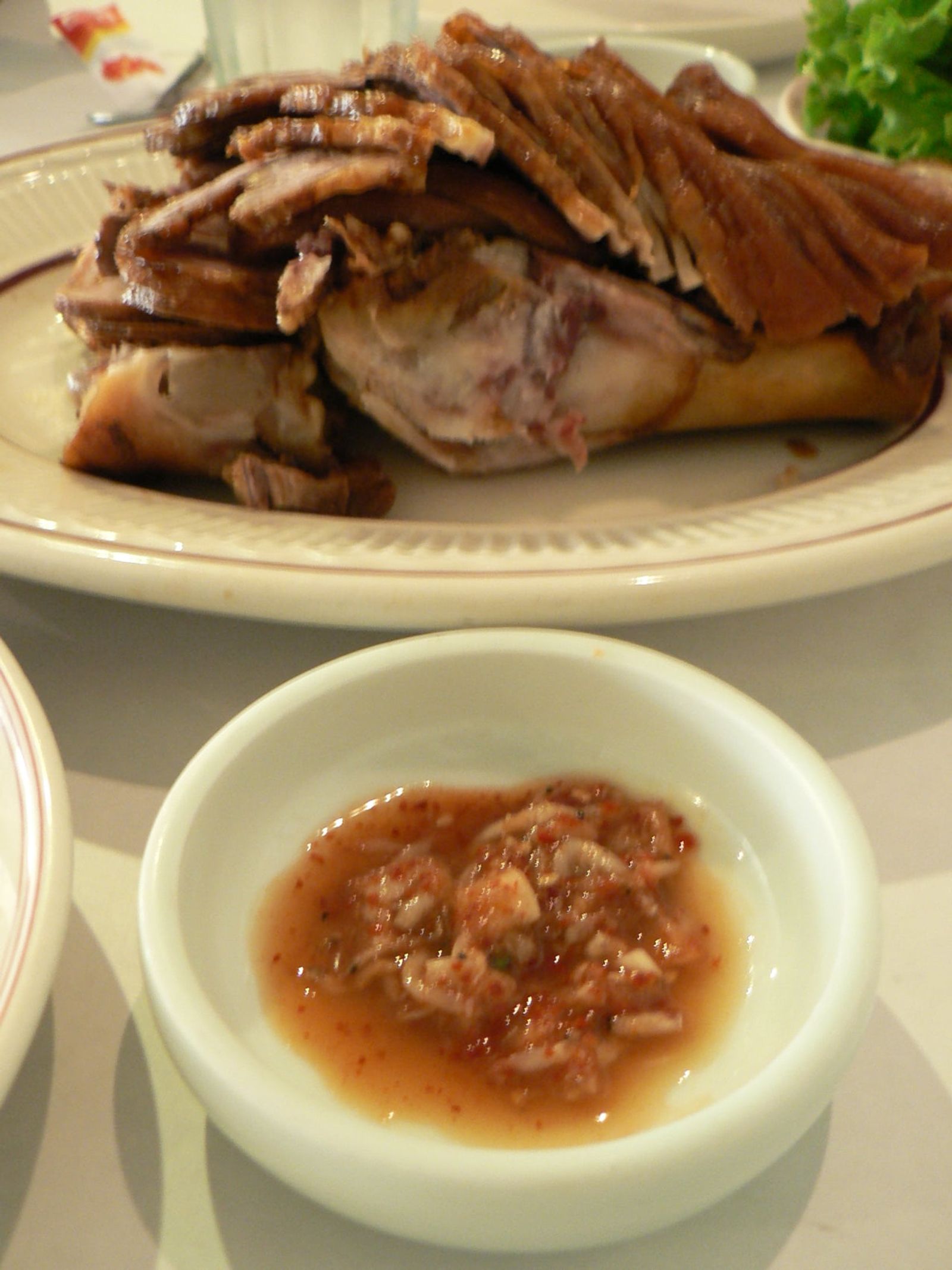 Jokbal with salted shrimp · Photo: stu_spivack / CC BY-SA 2.0 (Wikimedia Commons)
