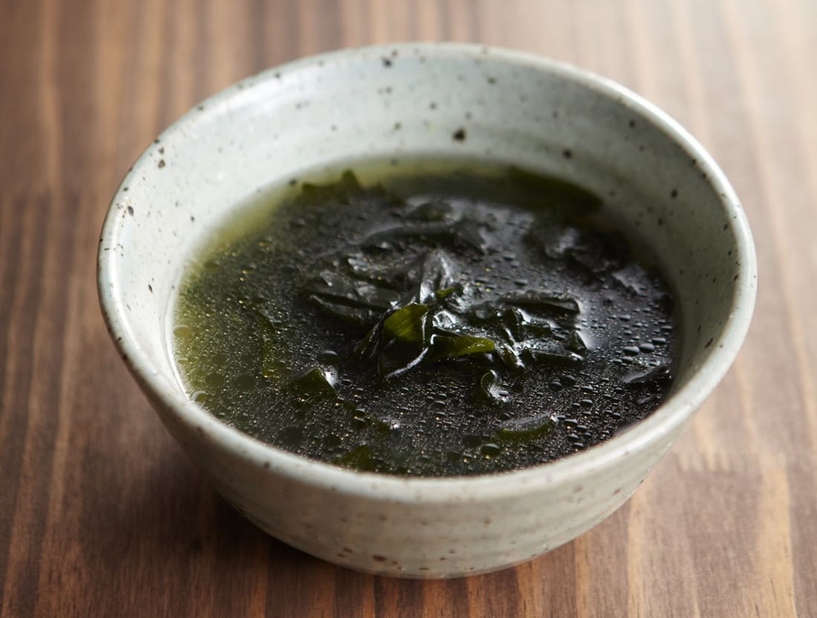 Miyeok-guk (seaweed soup) · Photo: 국립국어원 / CC BY-SA 2.0 kr (Wikimedia Commons)