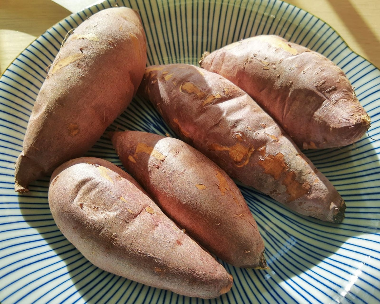 Yeoju Sweet Potatoes · Photo: Scudsvlad / CC BY-SA 4.0 (Wikimedia Commons)