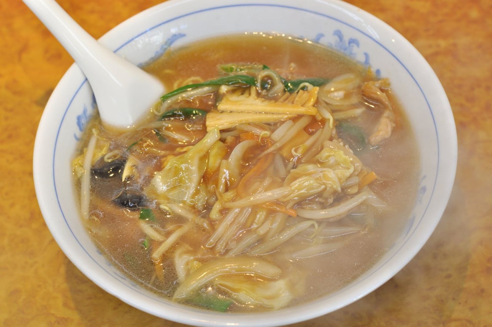 Sanmamen topped with bean sprout ankake · Photo: Ocdp / CC0 (Wikimedia Commons)